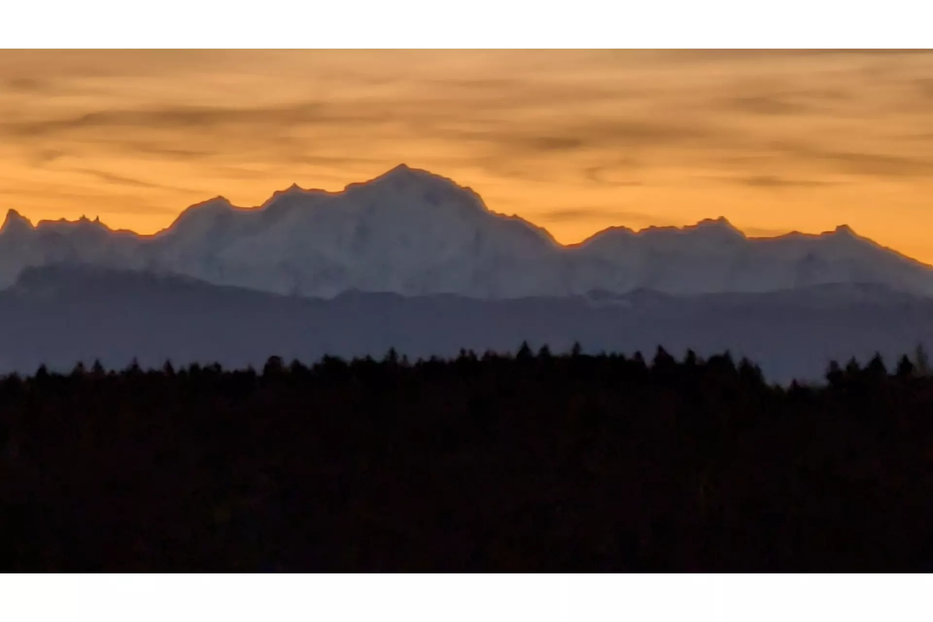 Montagne rousse à la Conay