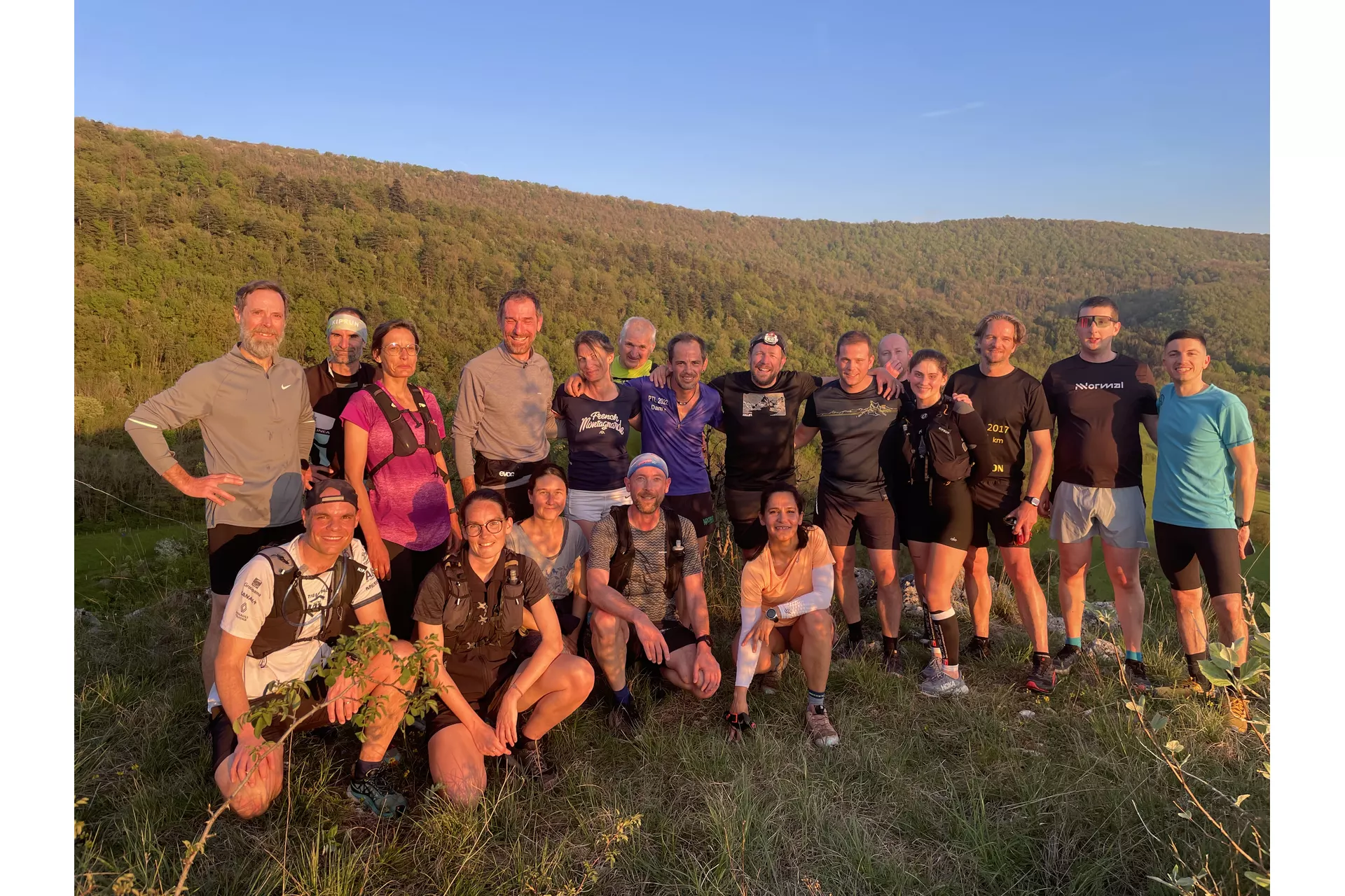 Trail sous le soleil couchant