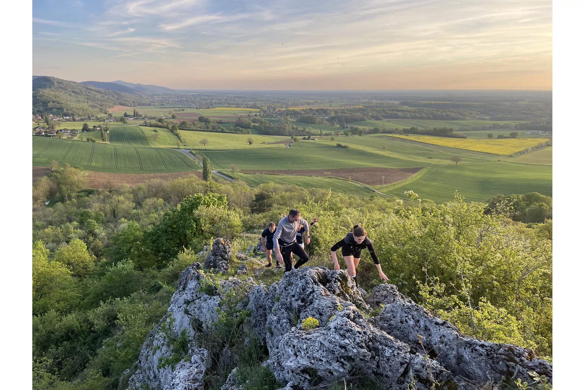 Trail sous le soleil couchant